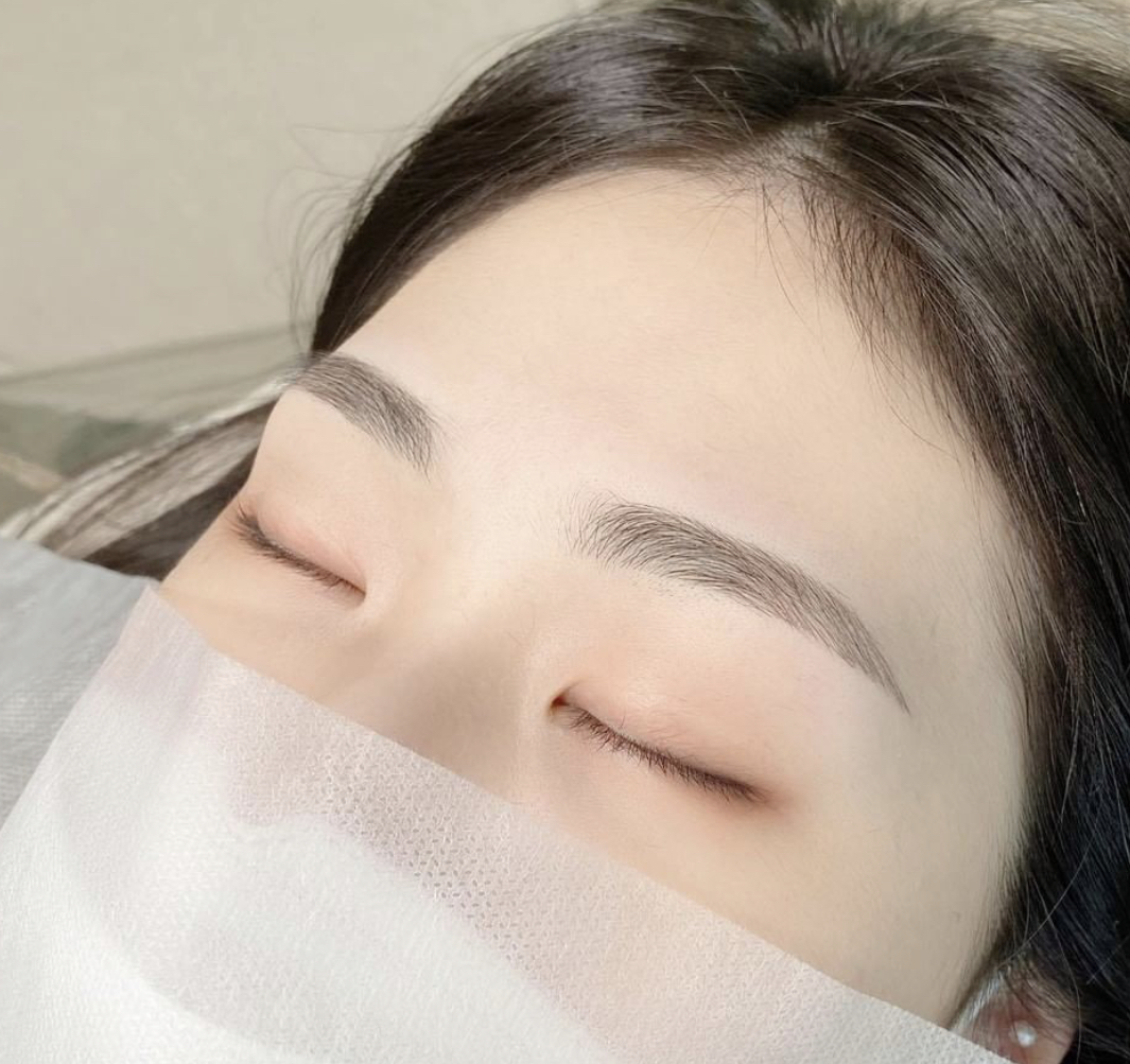 반영구 자연눈썹 모델구합니다 (여)