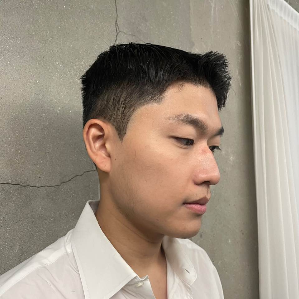 디자이너 시험모델구합니다